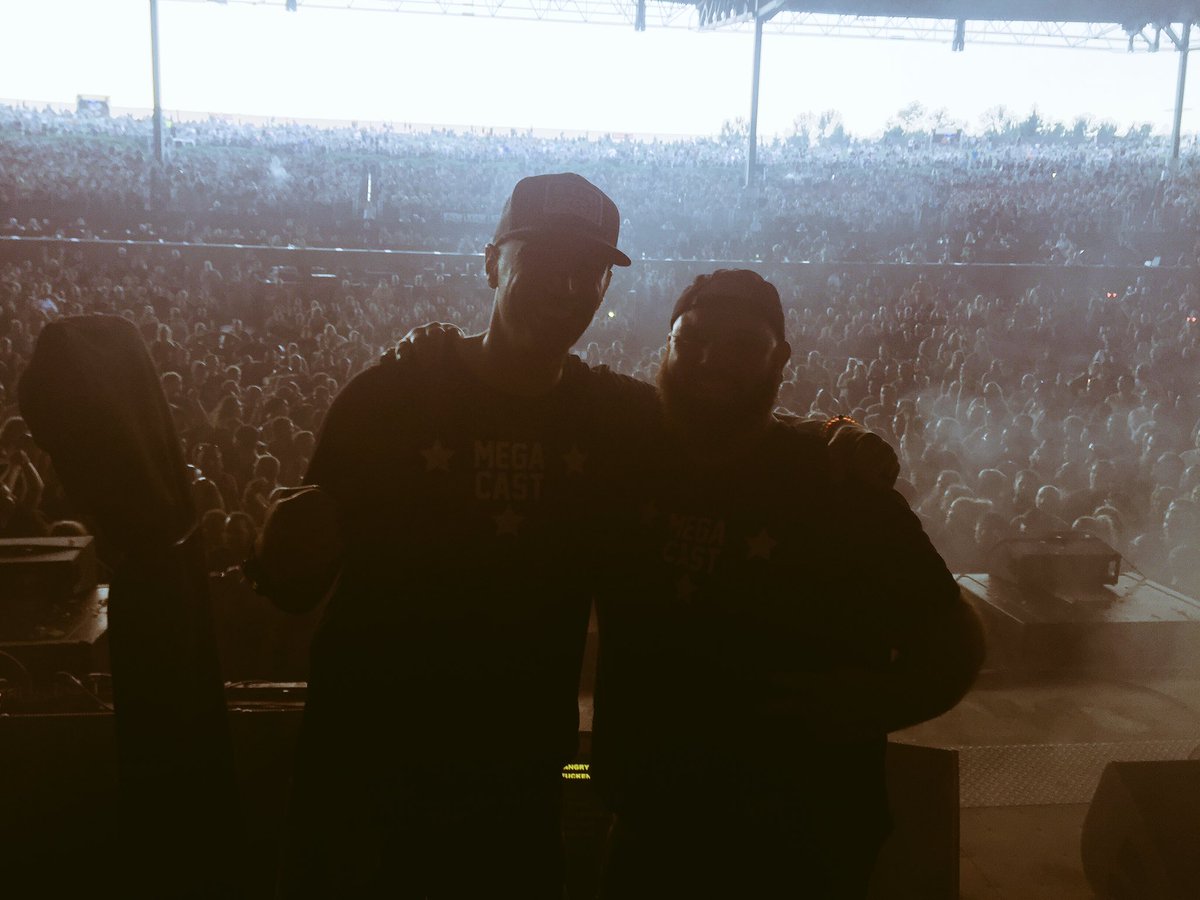 TheMegaCast's tweet image. We had a blast at #PAIN2017 ... many #MegaHugs were given out! #PainInTheGrass