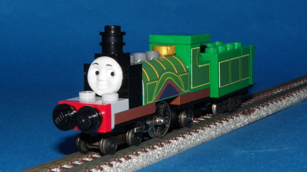 Small Thomas World Twitter वर Thomas Friends N Gauge Legotrain Emily きかんしゃトーマス ｎゲージ レゴトレイン エミリー カププラをｎ化した時のシャーシをそのまま流用しています 動力は組み込まれていません モーター付きの客車や貨車で押します Lego