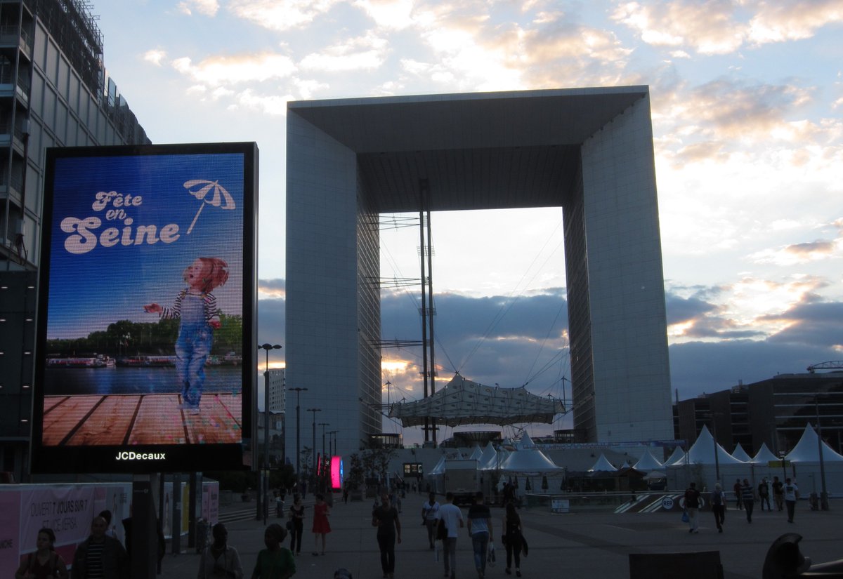 MatthewWendeln's tweet photo. #FeteEnSeine s'invite @LaDefensefr dans le cadre de La Défense Jazz Festival #LadefenseJazz @Axe_Seine https://t.co/SeB90tfbE1