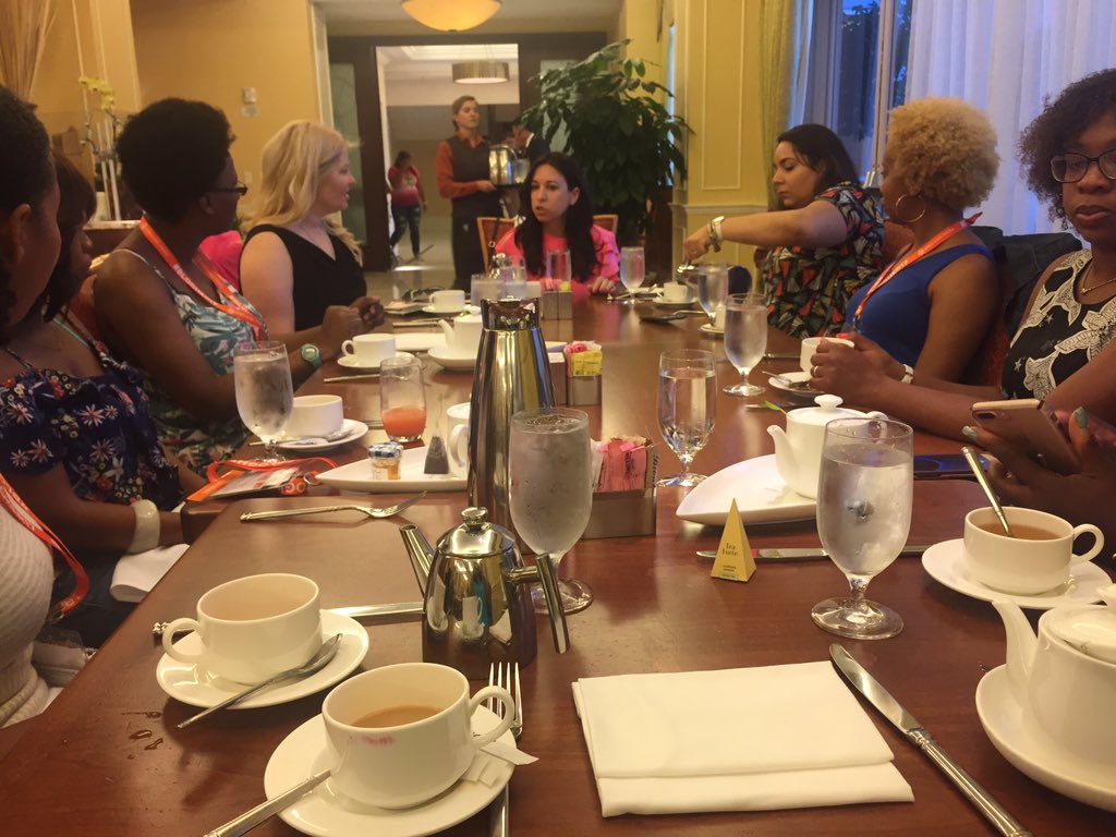 BklynActiveMama's tweet photo. An amazing breakfast courtesy of @themoms 😍 #Blogher2017 https://t.co/Gk5NXsTo6v
