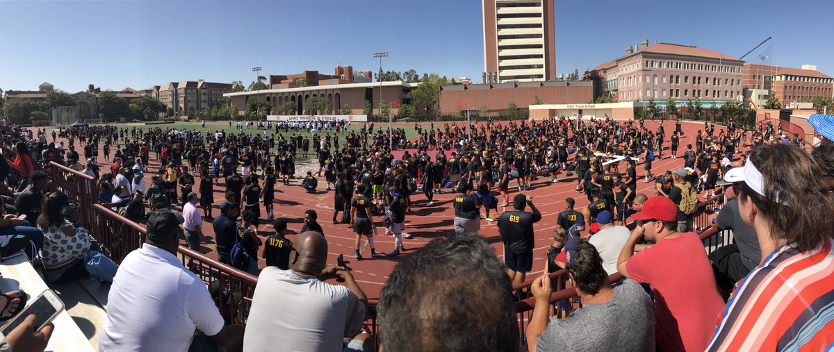 brooksmaile90's tweet photo. USC CAMPERS. #getdiswork #CB4L https://t.co/7I1YbRwiCV