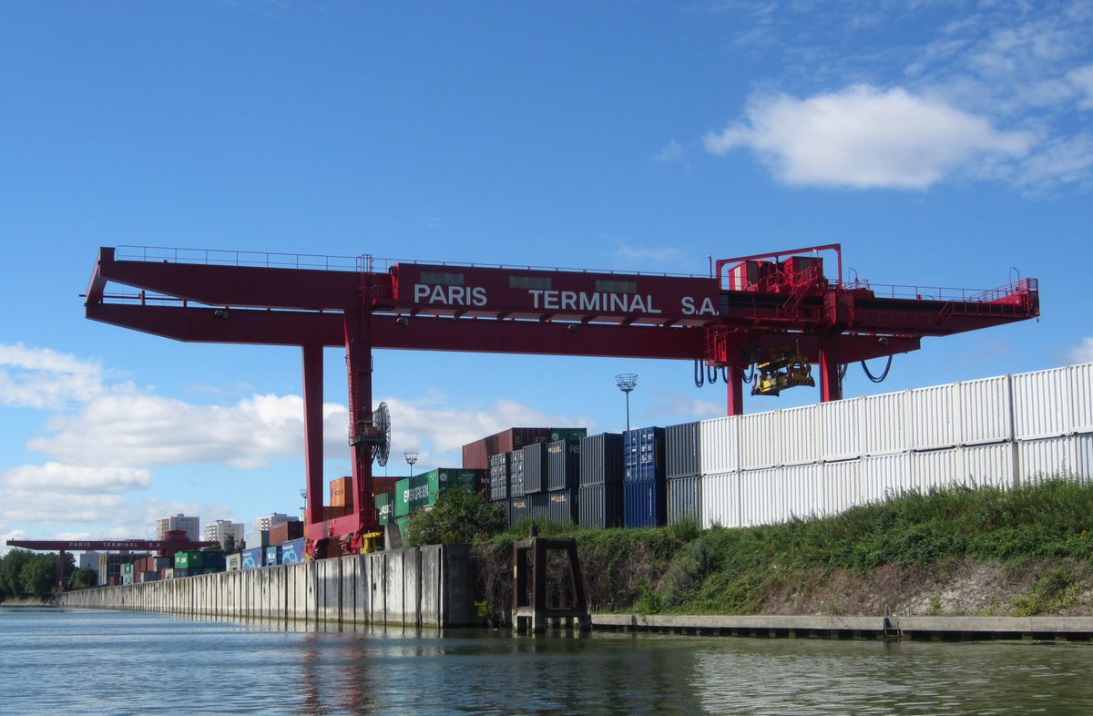 MatthewWendeln's tweet photo. Croisière pour #FeteEnSeine entre #Rueil et #Gennevilliers @Haropaports, avec démonstration du bateau nettoyeur Bélénos des @hautsdeseinefr https://t.co/mbZeG2cvGf