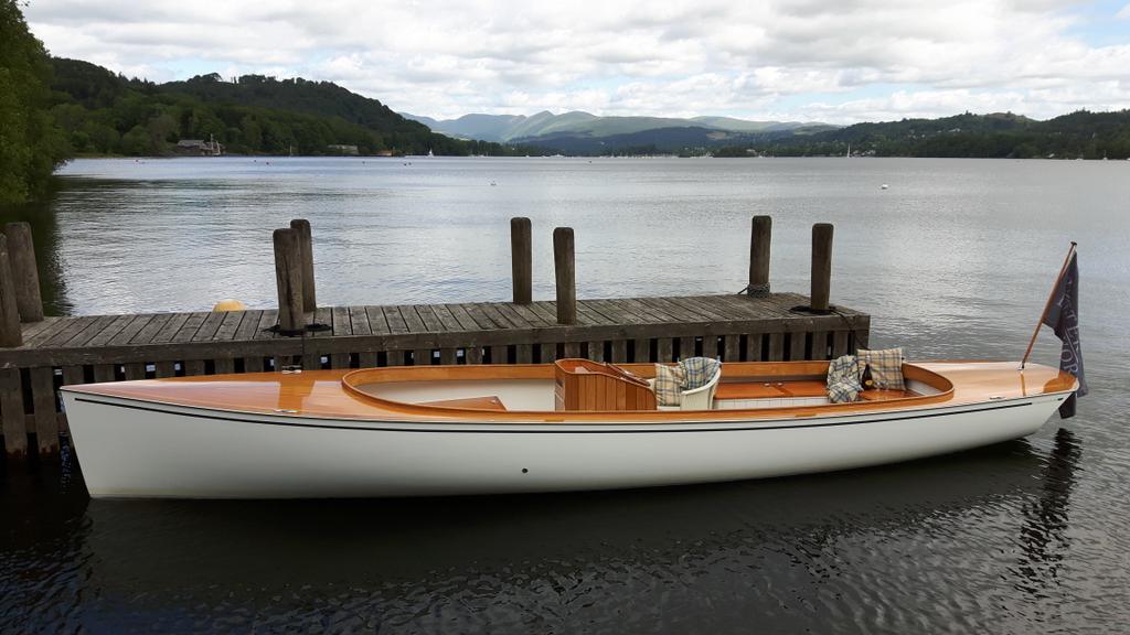 pattersonboat's tweet photo. All new #windermere 27, back from @LONDONONWATER show.
She is on the market and could be yours.
@classicboatmag https://t.co/S826XeskK4