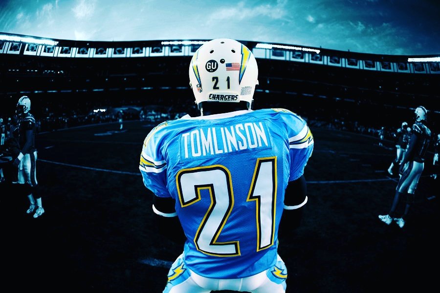 Happy late birthday to LaDainian Tomlinson! Best chargers player of all time? 