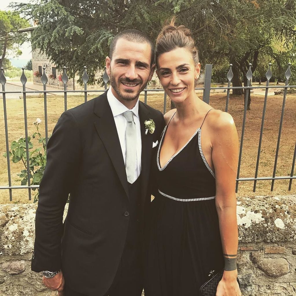 Leonardo Bonucci dan istrinya, Martina Maccari. Foto: Akun Twitter Bonucci.