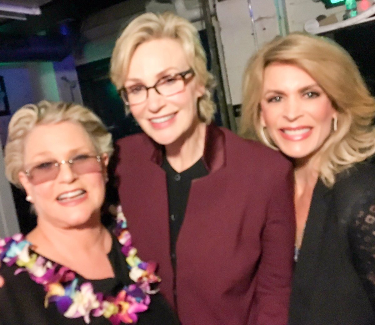 SharonGless's tweet image. I love Jane Lynch and I love Dawn Lafreeda.
@janemarielynch @DawnLafreeda @DennysDiner