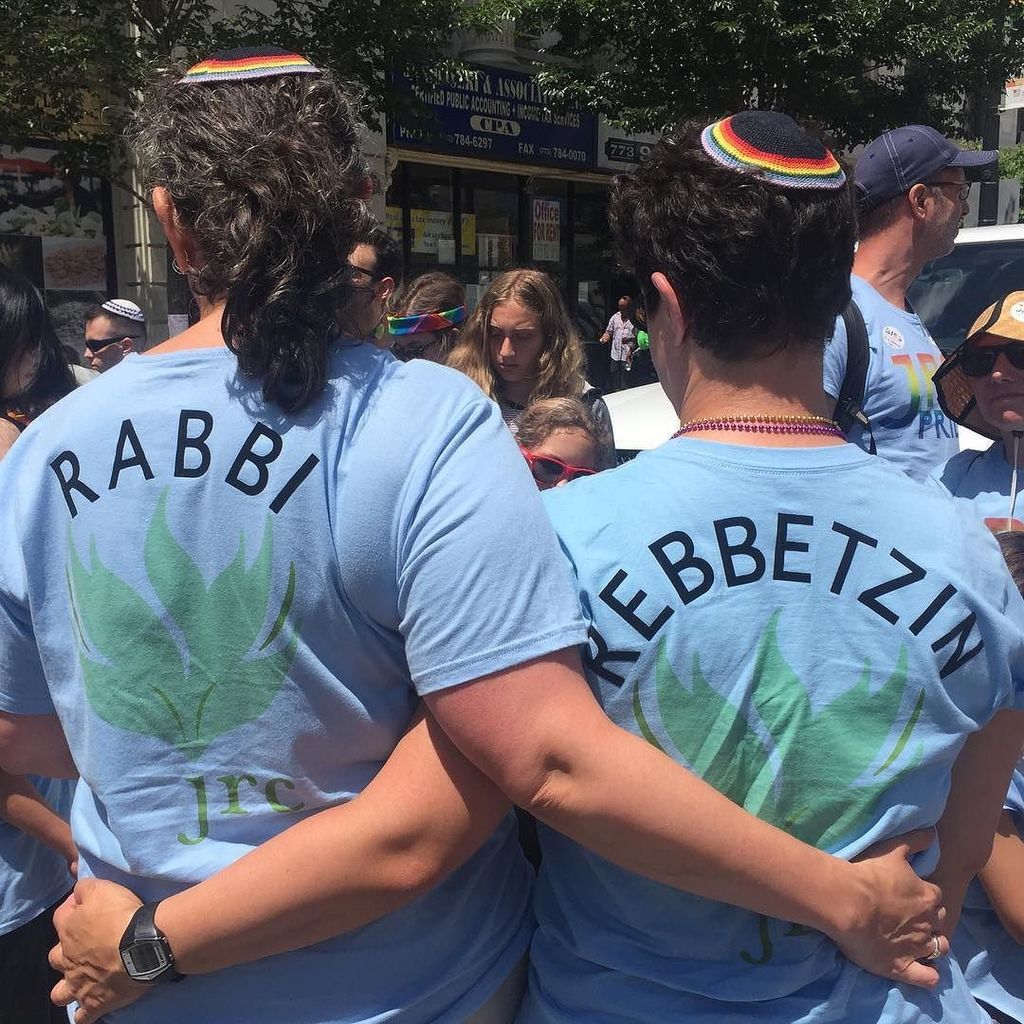 We're at the #ChicagoPrideParade celebrating being a congregation that's proud to be #Out! ••••••
#Pride #Parade #… ift.tt/2taiq89
