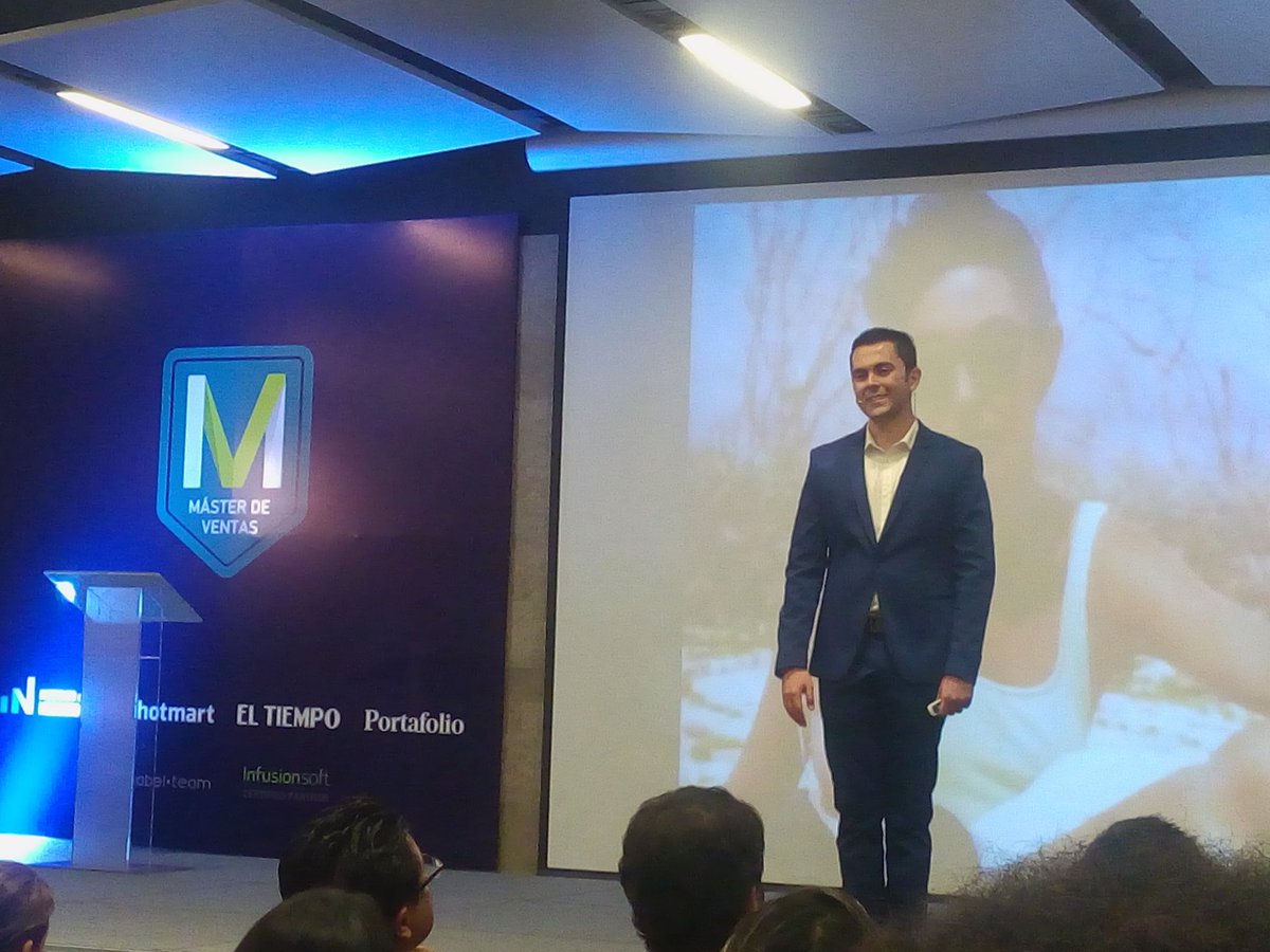 GimnasioNegocio's tweet photo. #MasterDeVentas #MDVBOGOTA muchas gracias por compartir tu historia, bastante inspiradora @crisurzua https://t.co/S2ZDJCb7d9