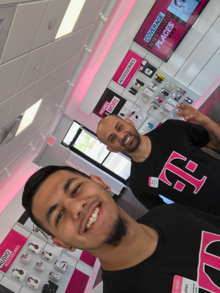 Sushsac's tweet photo. SK ready to rock!! #MobileOneAZ #SouthKino @JessHardenbroo @Salvarez0825 @dperry2929 https://t.co/r3cgLK01Zg
