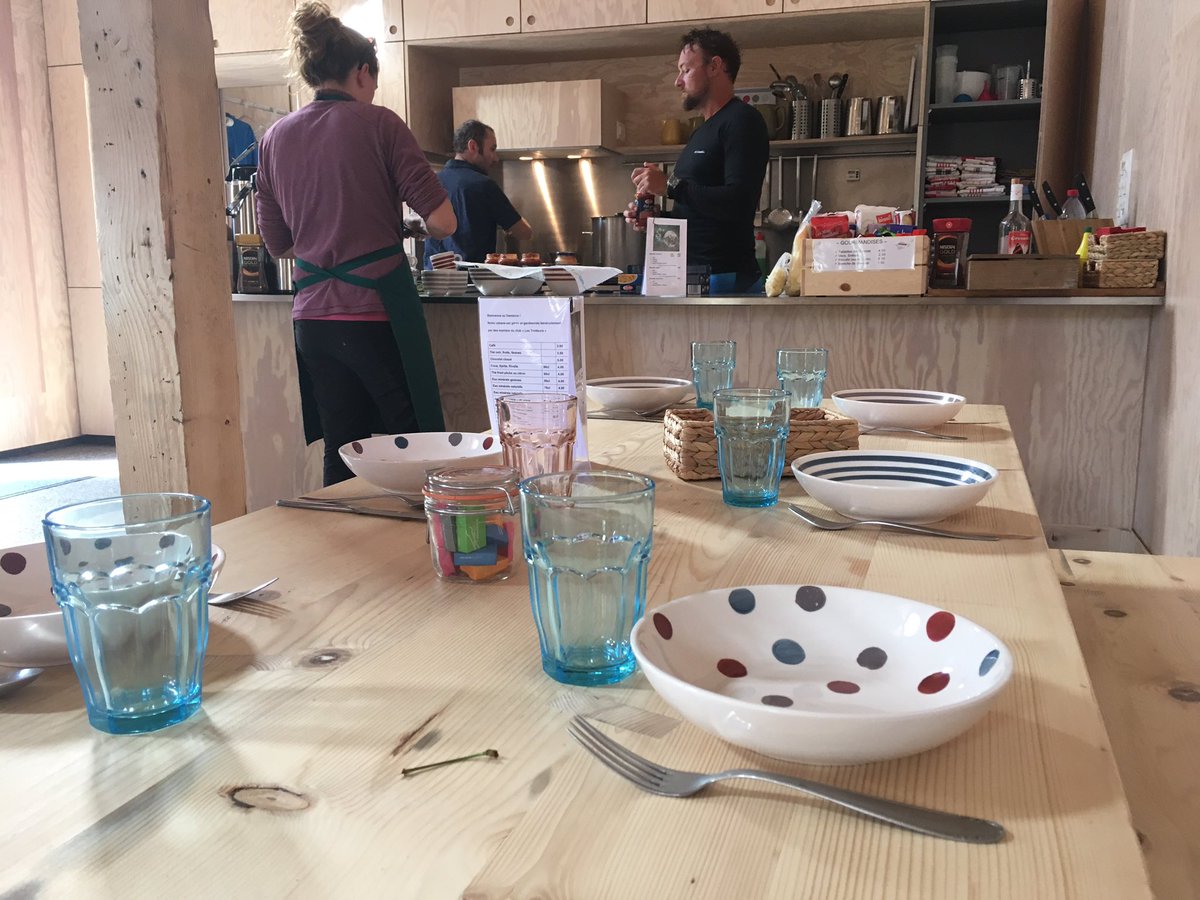 We're staying in the Cabane du Demecre on the Tour des Muverans. Check out this place, 2nd night it's been open! <a href="/NAE_Expeditions/">NAE Expeditions</a> <a href="/BAIML/">BAIML Official</a>
