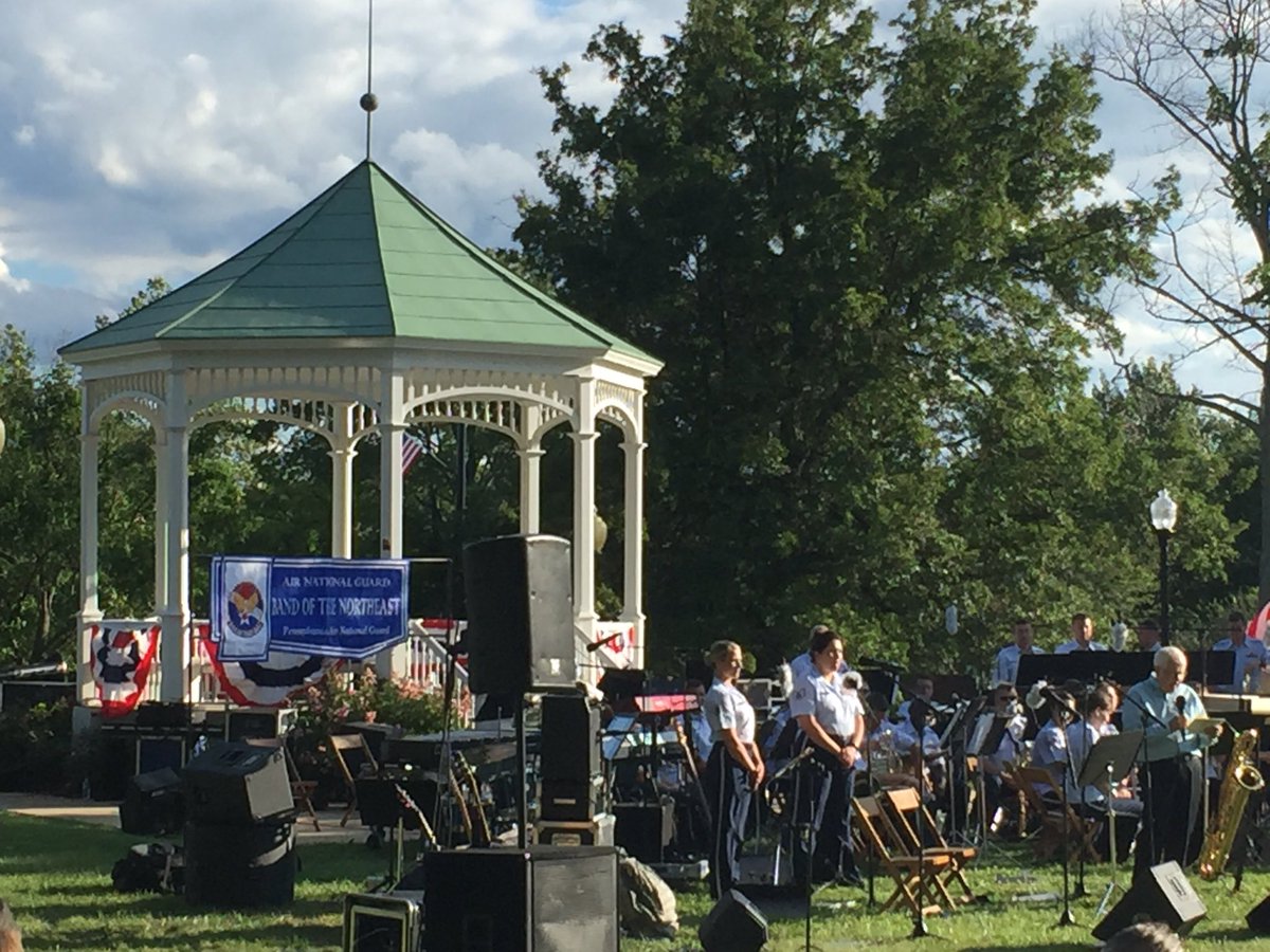 DeborahHoover's tweet photo. @BDMorganFdn celebrates its 50th Anniversary tonight w/ sponsorship Air National Guard Band Concert @CityofHudsonOH Green! #Morgan50+ https://t.co/UJBmpZldYw