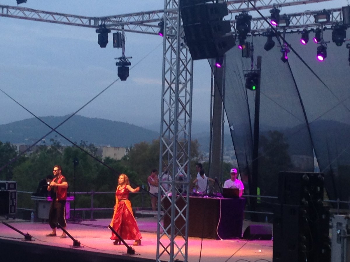 SempreRCDE's tweet photo. @RebecaRCDE @rcdetk ha hecho bailar y disfrutar a los asistentes al Parc de la Fontsanta.@AjSJDespi @Bulevardsjd #FestaMajor #Elbule https://t.co/75GmNq8RLK