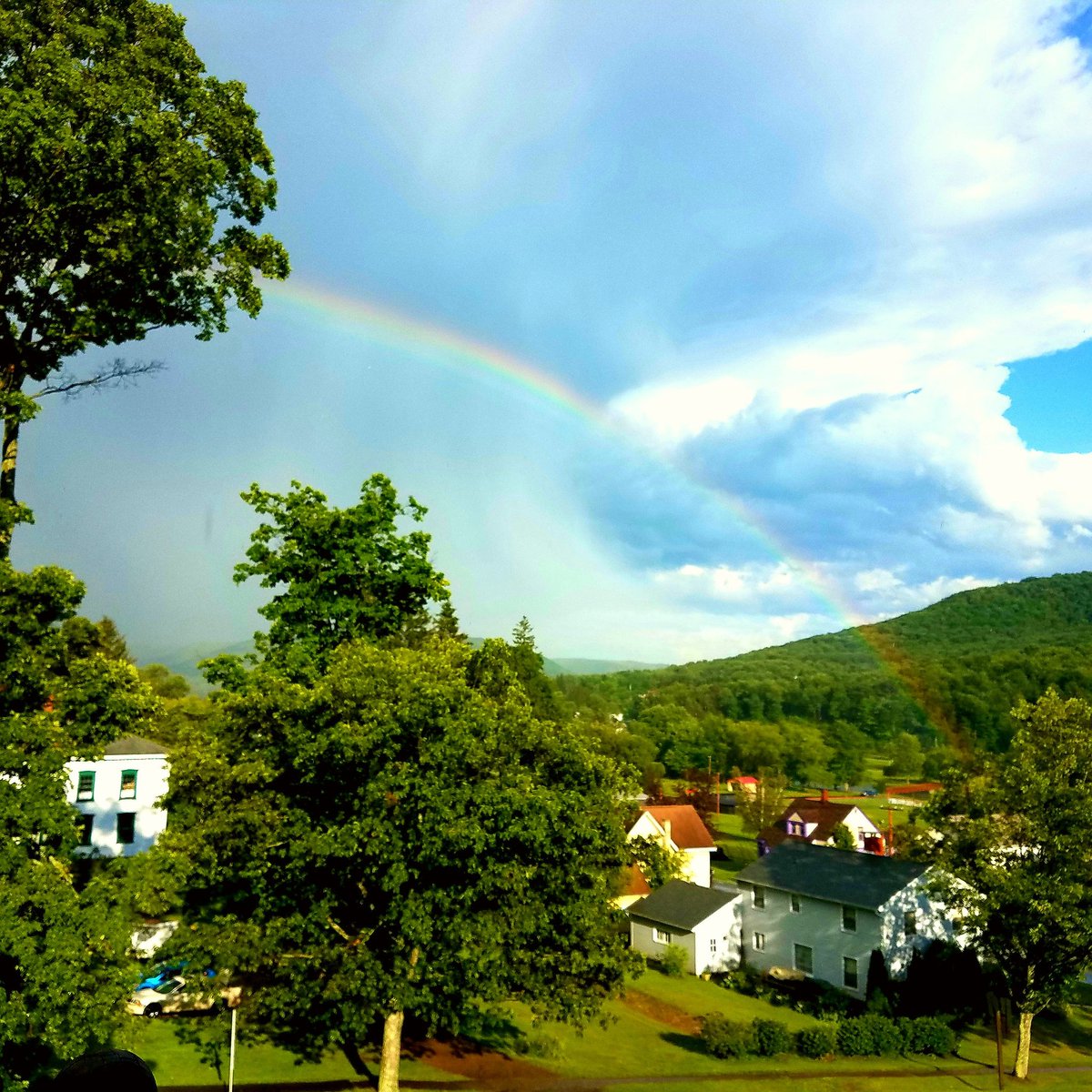 #Rainbow on the rooftop at #Mansiondistrictinn #bedandbreakfast in #smethport #Pennsylvania