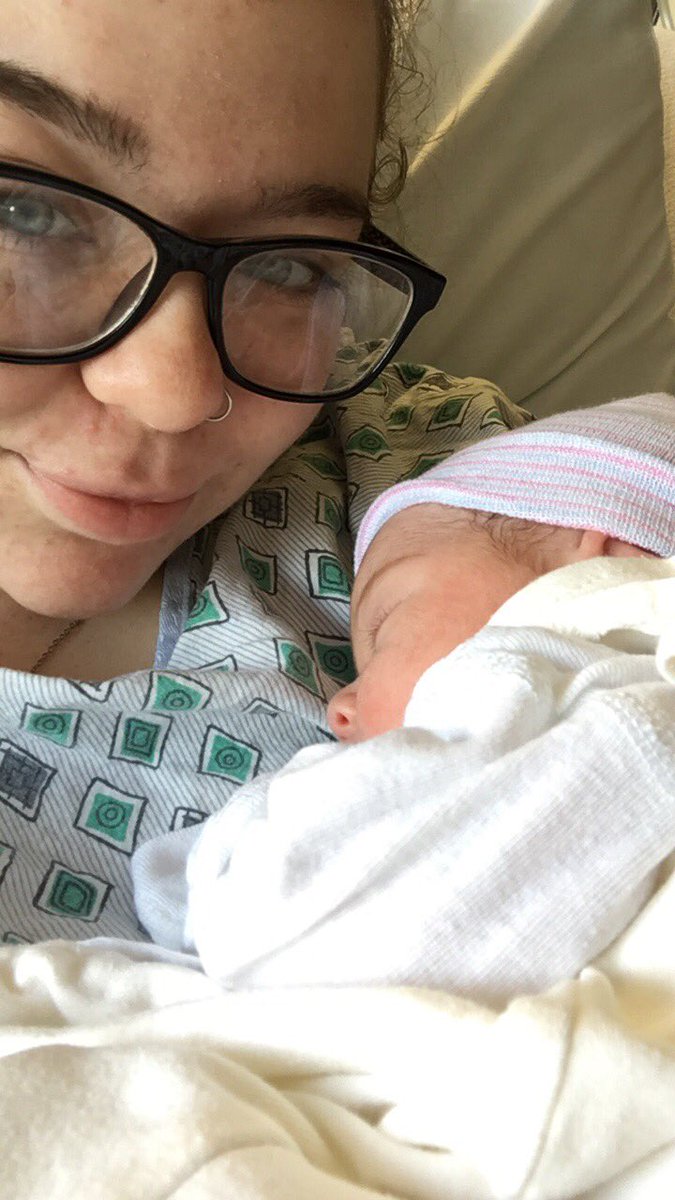 sorryimlexi's tweet photo. - Penelope Lorayna Clemons, 6 pounds 15 ounces, 19.5 inches long, 1:55pm. she is absolutely perfect @surielnotcereal https://t.co/CFMZzXpvgT