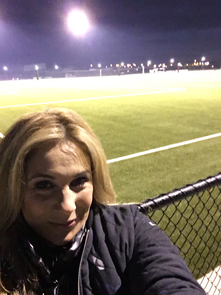 lisa_fernandez's tweet photo. I'm LIVE at 7am from the Ellenbrook Sports Hub this morning on #todayperthnews with @Tracy_Vo 
It's about 4 degrees! https://t.co/txeHMttuF3
