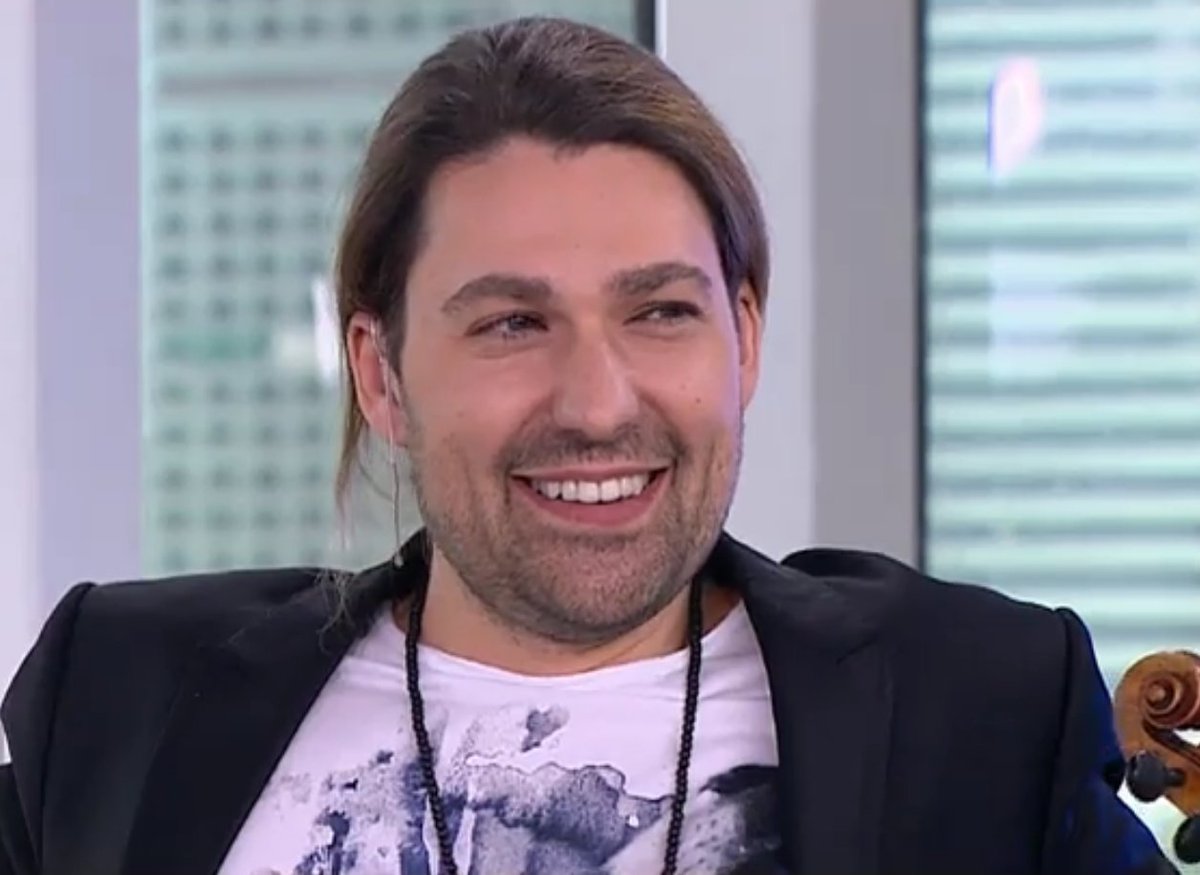 VMCDB's tweet photo. @clauclautorr198 @DanaPlotz @david_garrett @KDainora @Olgana1000000 @Lidija_Kojic @DavidGarrettUSA @garrettiansmx @edu_ek17 @EriVaG76 @Patrici0936241 @Norma_TorresG @Azuaje_Adriana @supermamade3 @GIOVANNAVARGA20 @YuliaPoleva @Claudia23948396 Besos  @clauclautorr198 https://t.co/I7MoEf43Iz