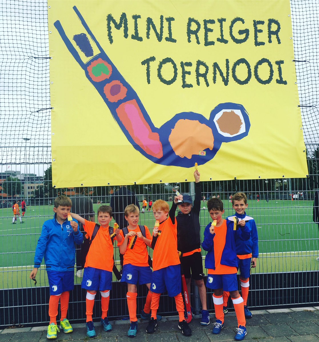 a_wulffraat's tweet photo. Wat een waanzinnig gaaf Mini Reiger Toernooi hebben de boys van J6E2 van @HCRijnvliet gespeeld dit weekend @MiniReiger !! Op naar nr 31! https://t.co/fbWpEbaQ9g