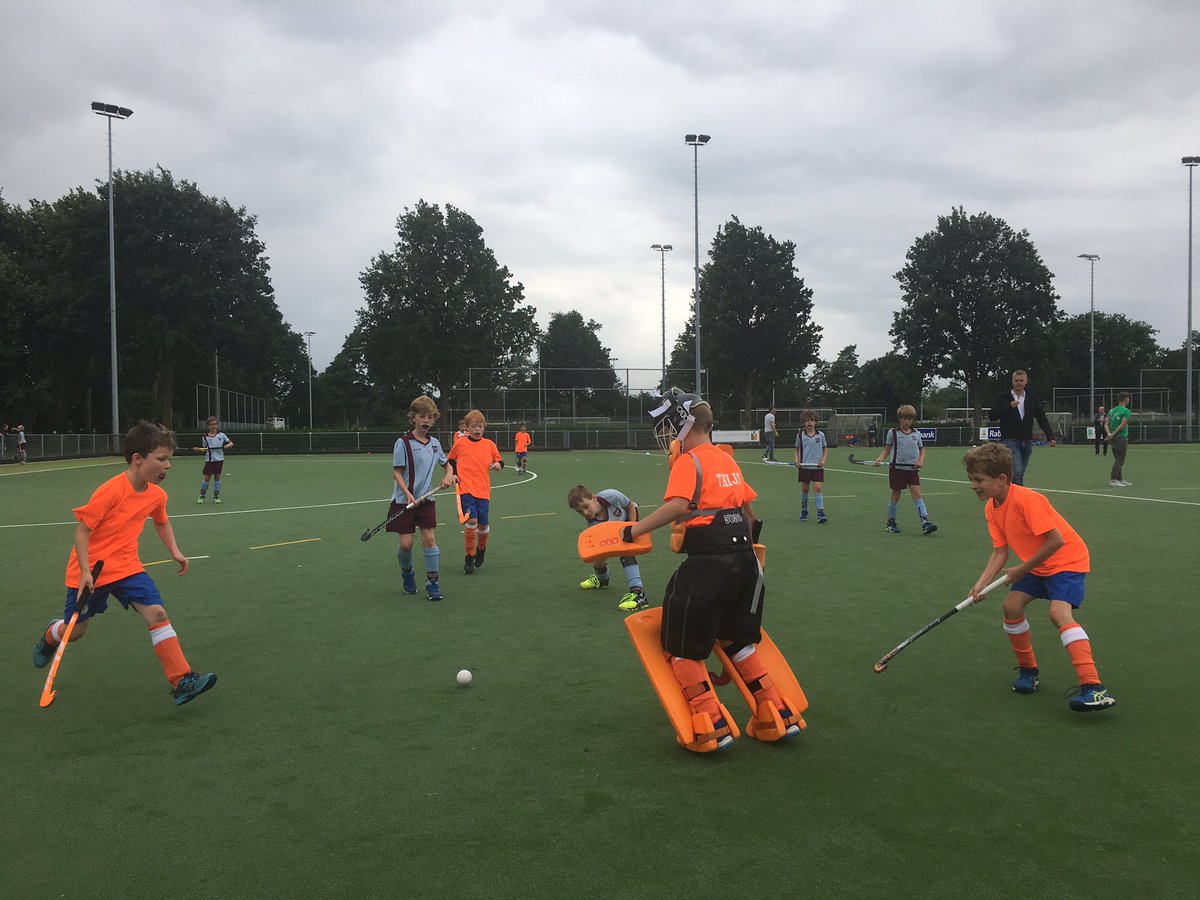 a_wulffraat's tweet photo. Wat een waanzinnig gaaf Mini Reiger Toernooi hebben de boys van J6E2 van @HCRijnvliet gespeeld dit weekend @MiniReiger !! Op naar nr 31! https://t.co/fbWpEbaQ9g