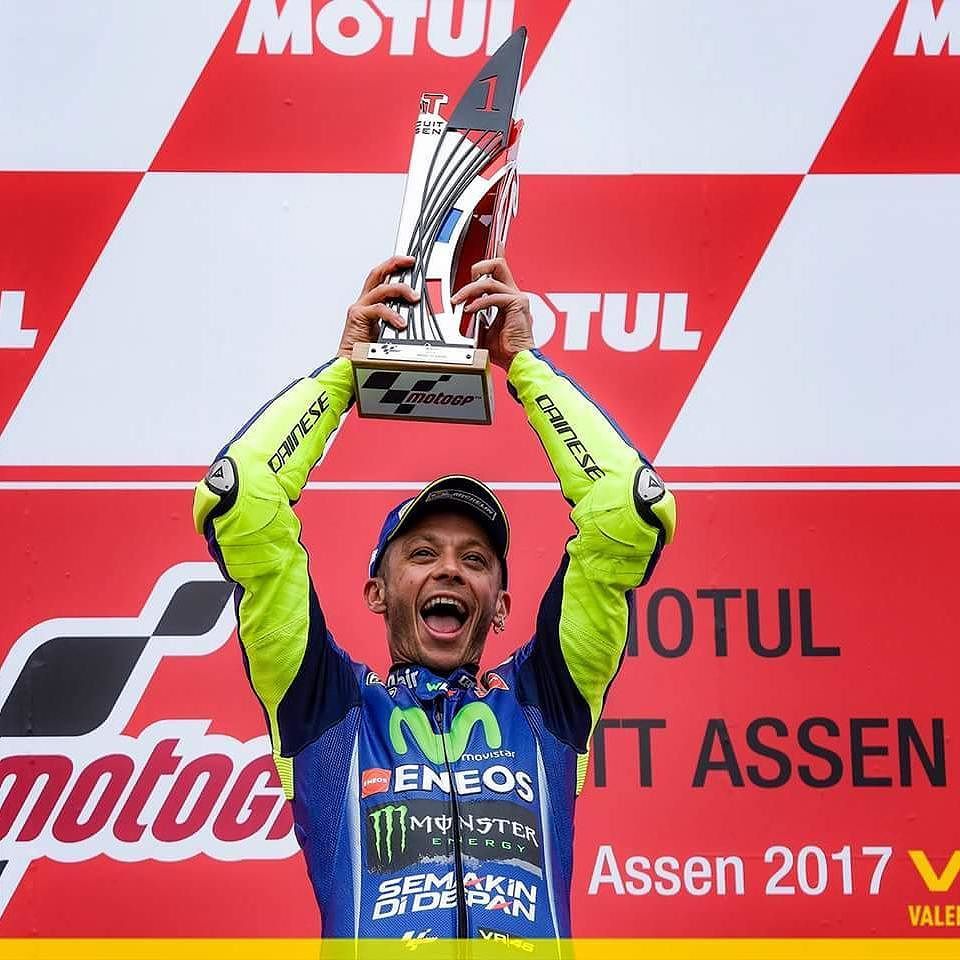 Cesk_On's tweet photo. #valentinorossi #vr #vr46 #dutchgp #MotoGP #yamaha #LC46 https://t.co/7bgPOOmuiB https://t.co/Zbvekc3mvR