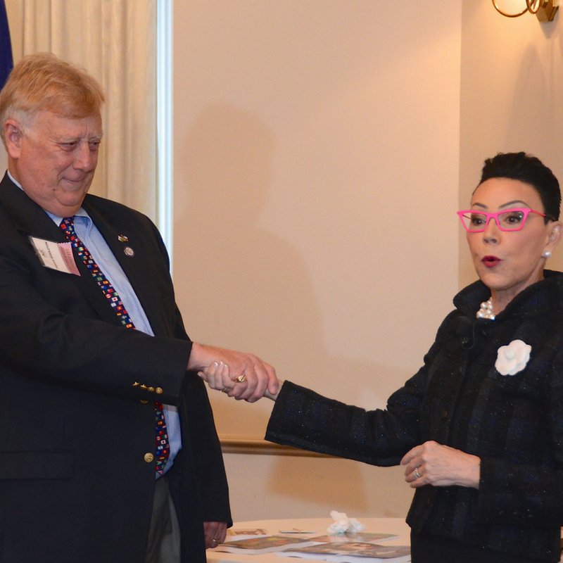 janlhargrave's tweet photo. You can turn a job interview into a job by recognizing positive body language signals like the hidden power of a handshake. #signals https://t.co/l1iLN4ar9C
