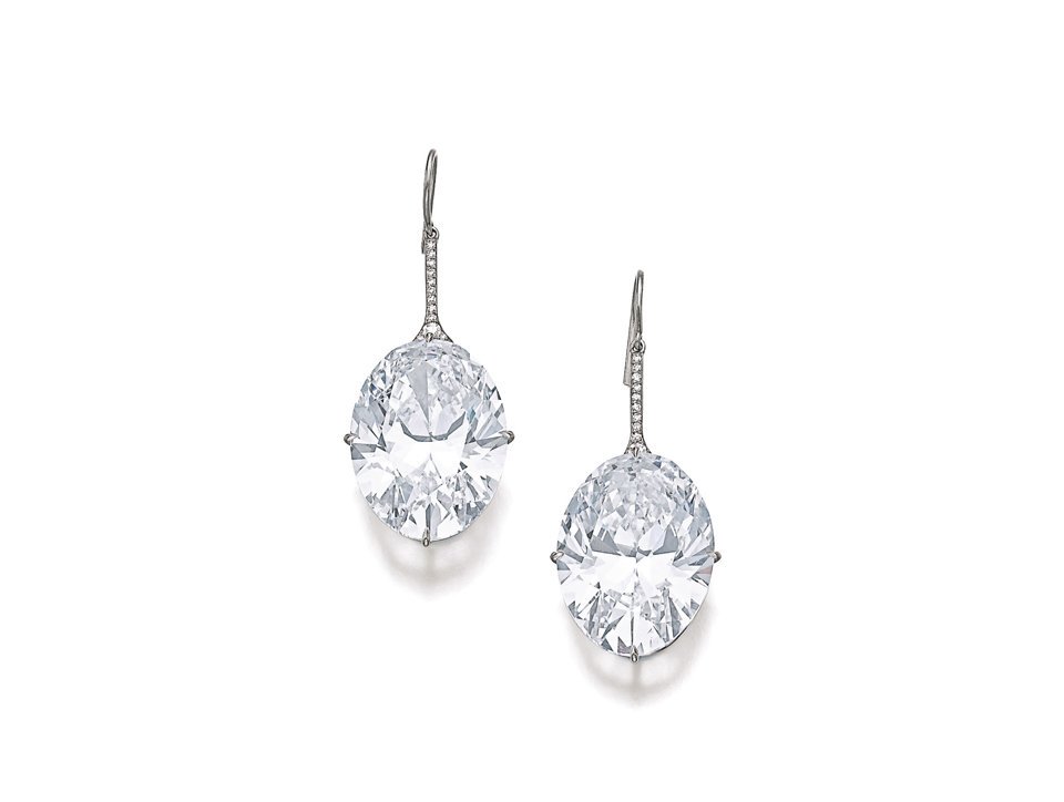 [Drops off earrings to complete <a href="/LaSinderella/">Roni | Lurking</a>'s outfit, with a note reading 'For my prom queen - Dwight'.] Broke ass little hobo.