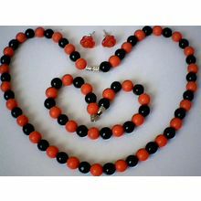 KanzJewellery's tweet photo. BLACK AGATE &amp; RED CORAL SET NECKLACE/BRACELET/ EARRING
https://t.co/UIdo0TnVgG https://t.co/1aLCigfleE