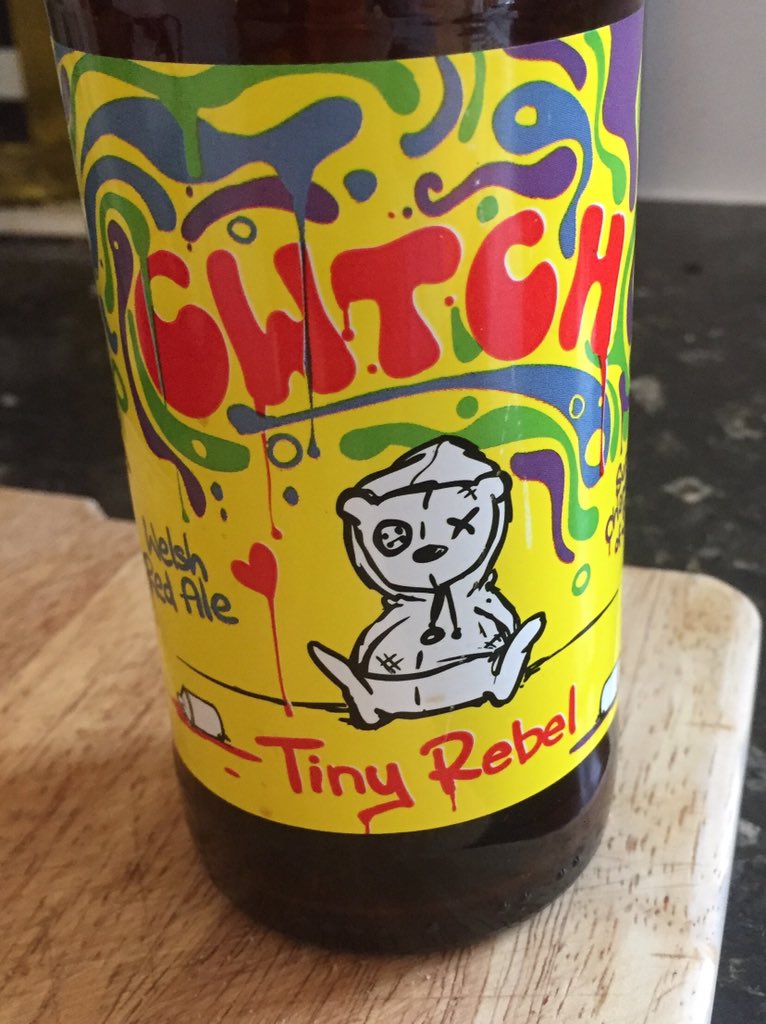 darynsimon's tweet photo. @Sue_Cowley @blondebonce @beckie_edu @NuttyA10 @SwailesRuth @HecticTeacher Haha, I've actually poured myself a birthday beer. It's rather tasty... #BevChat https://t.co/p83yBTg5ke
