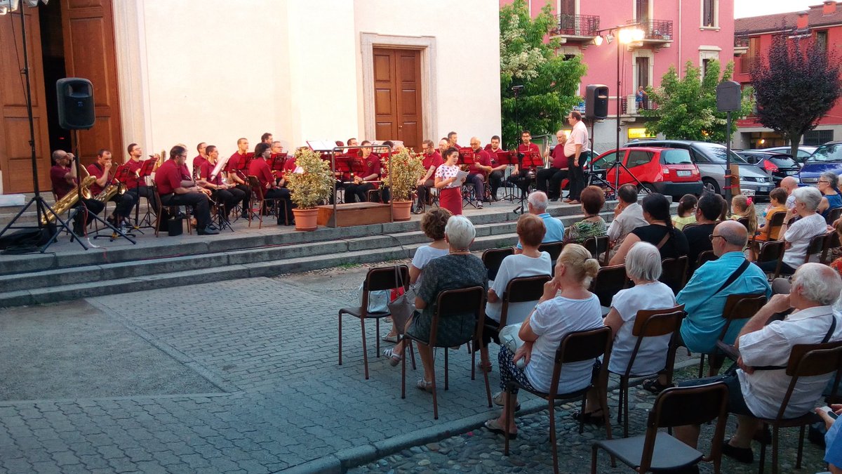 CMSCNovate's tweet photo. Ora a @NovateMil il @CMSCNovate si esibisce per il concerto di chiusura dell'anno musicale #1617 https://t.co/EY1DYrudCI