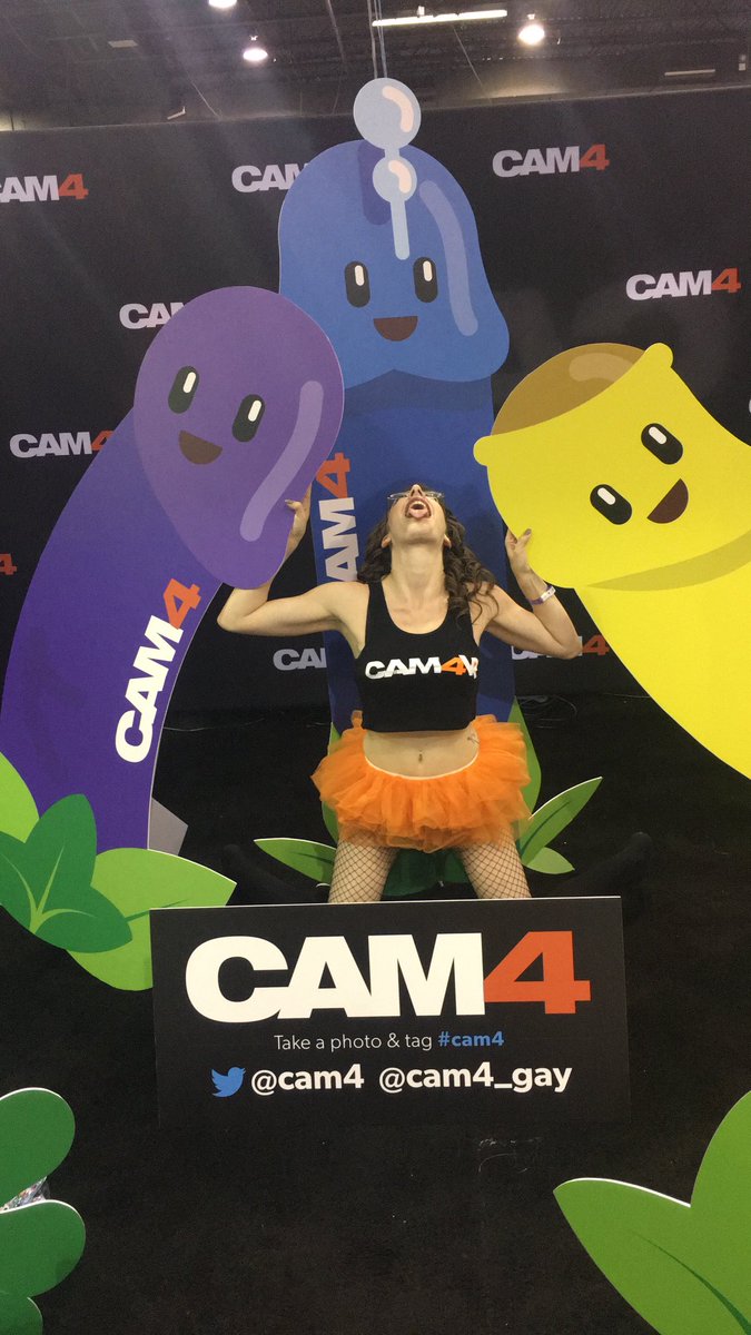 SammyDoesVegas's tweet photo. If a girl walks through a cock forest and no one is around, did she get -TP'd? #cam4 #cam4vr @exxxotica @cam4 @cam4vr #cockforest #pussybush https://t.co/kauJiFD6B2