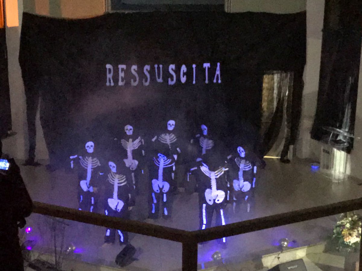 Saleluz15's tweet photo. Apresentação
      RESSUSCITA https://t.co/81421DwOLc