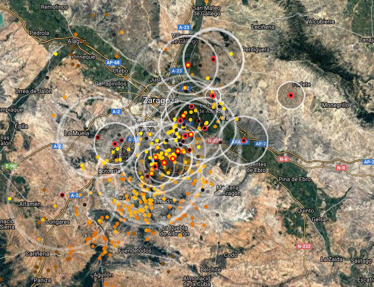MeteoZGZ's tweet photo. Bombardeo en las puertas de Zaragoza... https://t.co/tX6RzMycnY