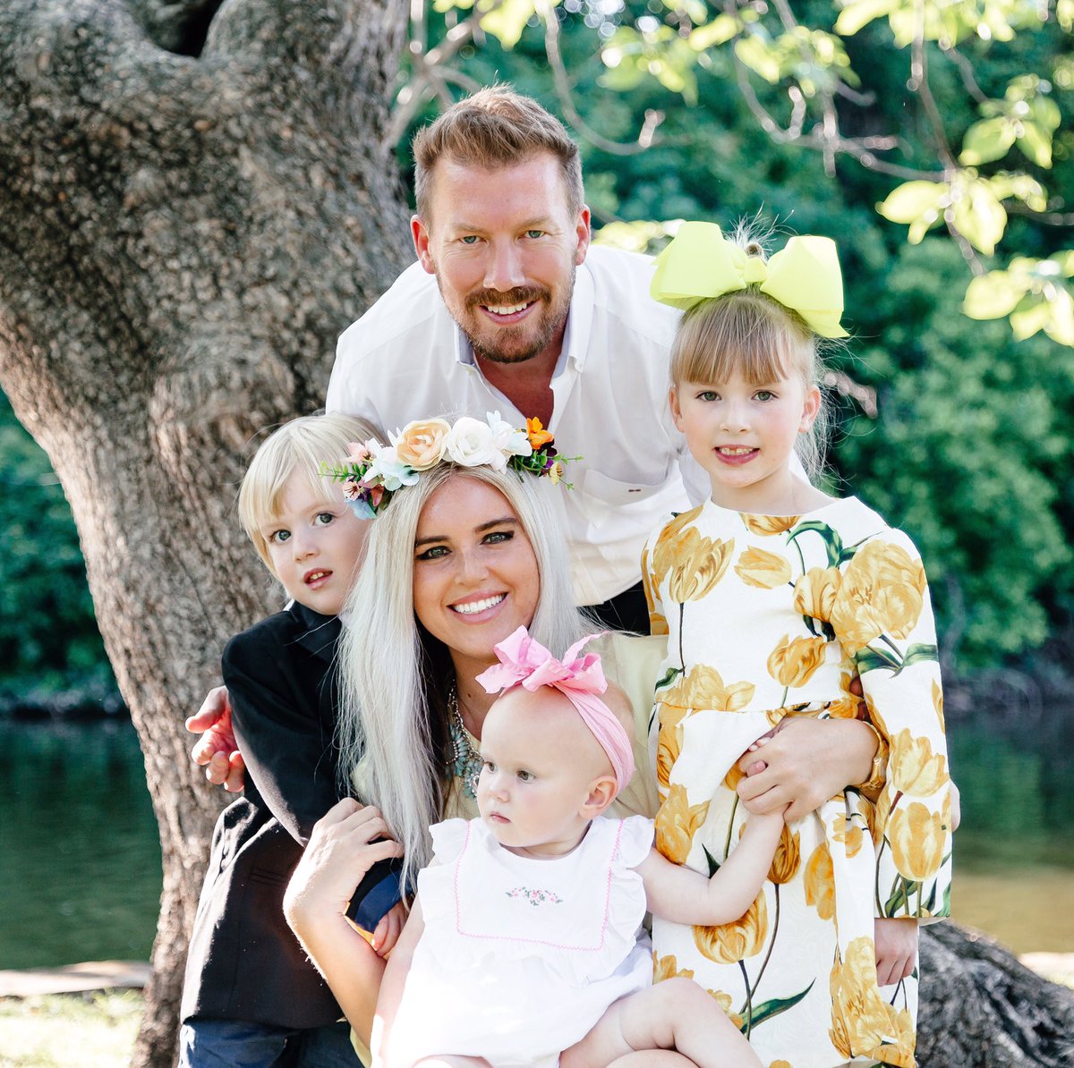 StephanysChoice's tweet photo. Happy Sunday!! Follow me on IG @stephanyschoice for more! #momblog #dallas #texasmom #family #pinterest #familypic #motherhood #parenthood s https://t.co/wa4LAVUNQT