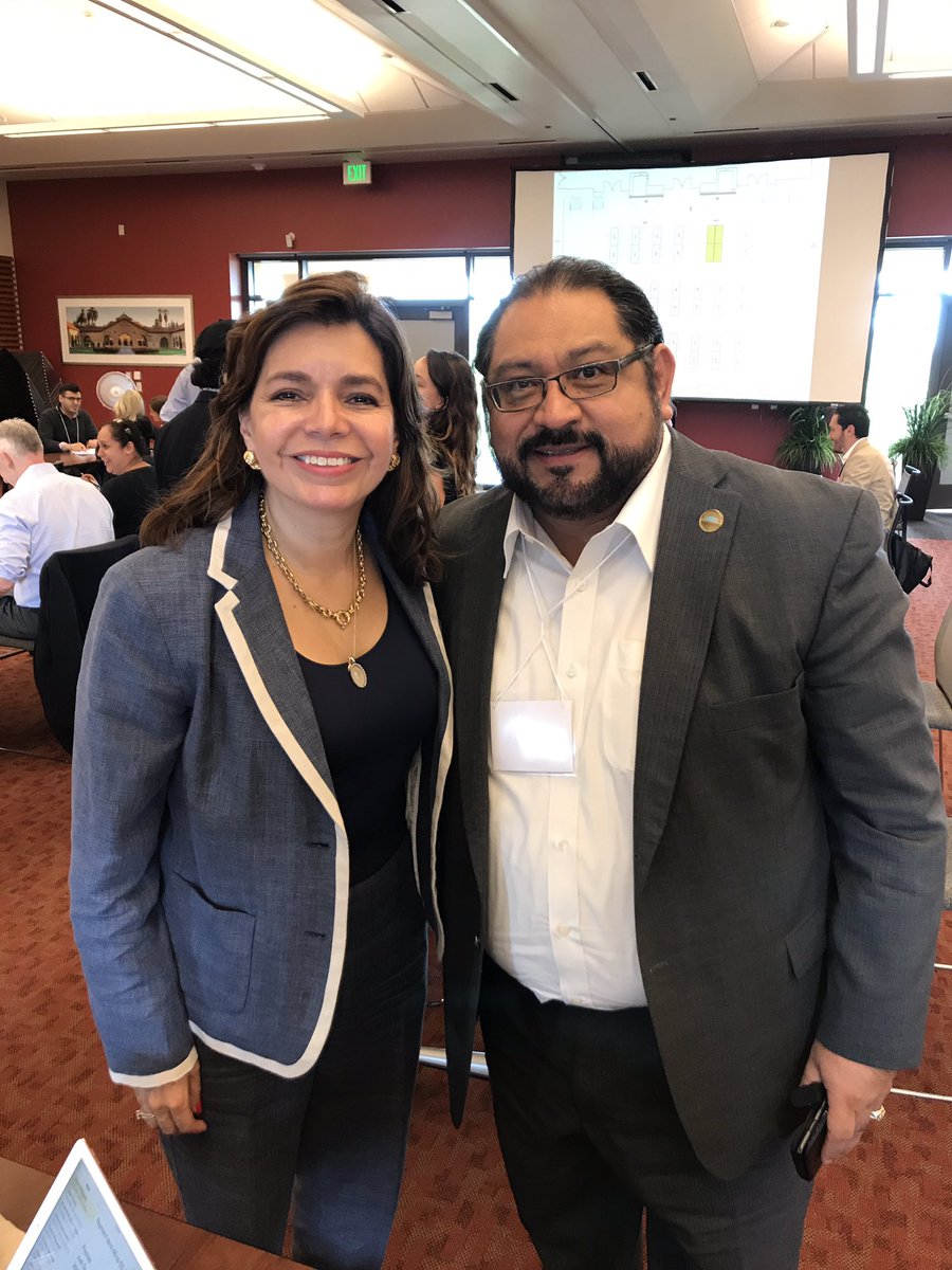 Alturacap's tweet photo. Thanks for the partnership to help biz #scale #grow&acquire #optimizecapitaluse @LatinoEI @StanfordBiz energizing weekend #Slelp4 You Rock! https://t.co/iv6WnnWnAc