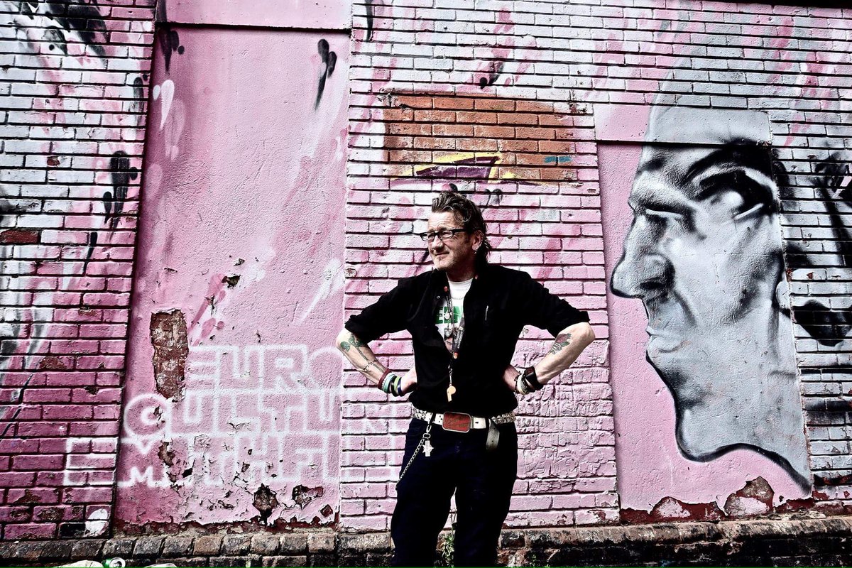 After a few bars of my favourite tom Robinson song this lovely man let me take his photo <a href="/DublinPride/">Dublin LGBTQ+ Pride</a> 🌈<a href="/donallogue/">donal logue</a>