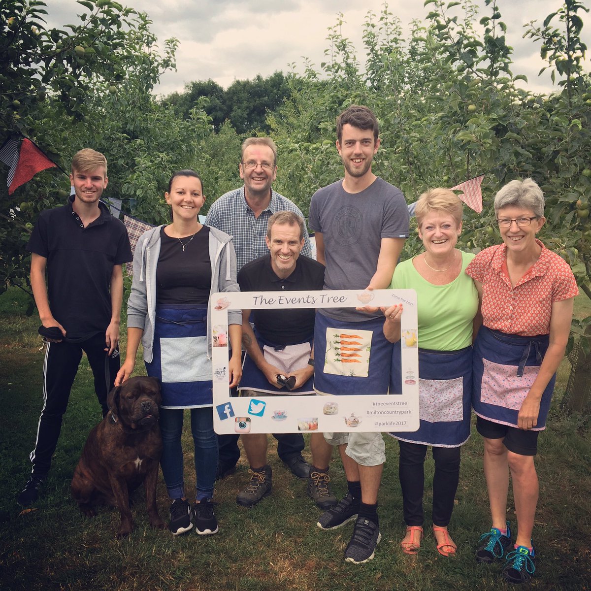 TheEventsTree's tweet image. Awesome day today at the @SouthCambs #Parklife2017 event @MiltonCountryPk! Here's our wonderful team! #theeventstree #vintagetea
