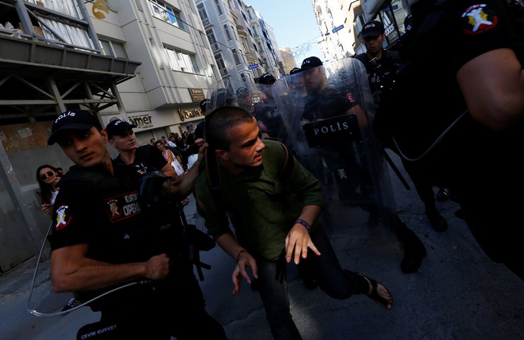 GÜNÜN KARESi
İki ülke iki fotoğraf
diken.com.tr/iki-ulke-iki-f…