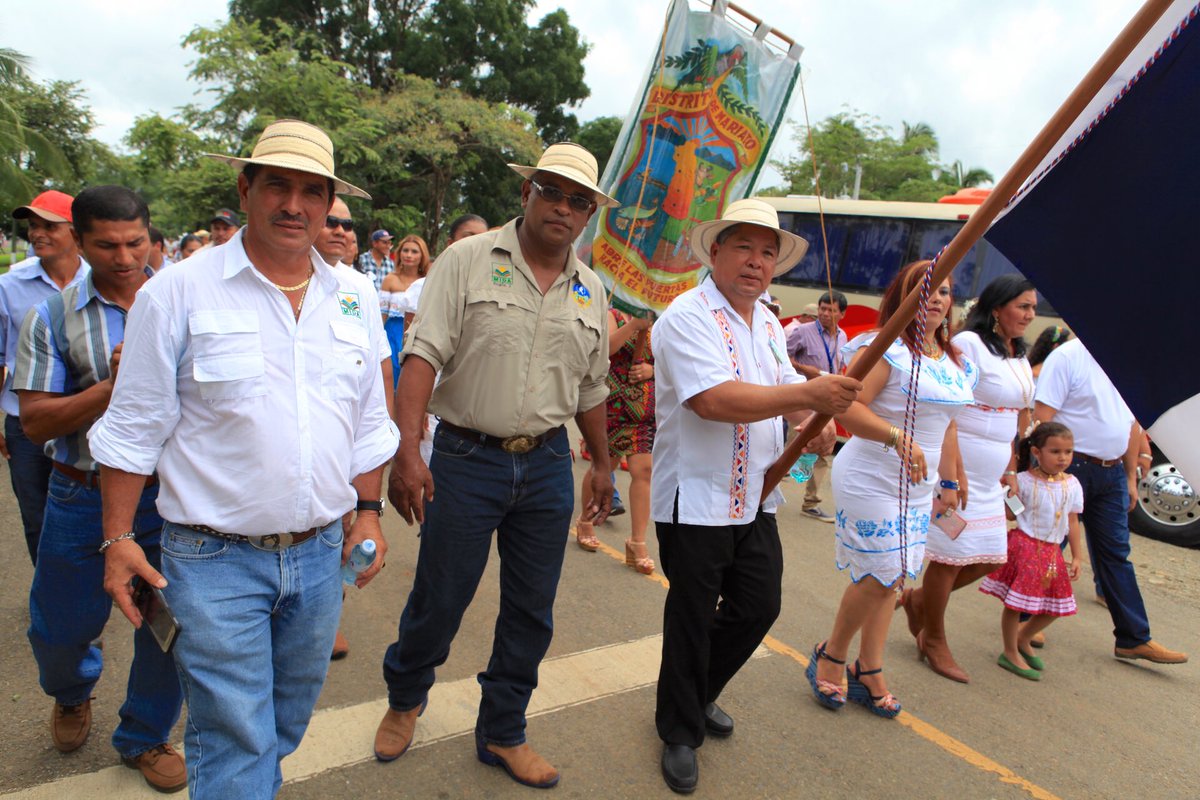 ObedBatista's tweet photo. Feliz de poder celebrar junto a mi padre @HA_AngelB el 16º aniversario del Distrito de Mariato. Tierra de Gente trabajadora y productiva! https://t.co/O0g6rdjdIB
