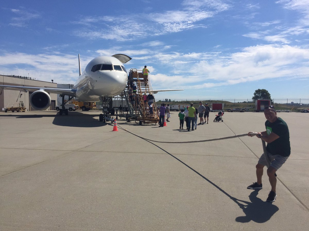 stevoknevodrums's tweet photo. Uh ok...where is everybody? #igotthis #earlybirdgetstheplane #pulling4u #unitedwaylowermainland #planepull2017 https://t.co/U2CxQ8y2rL