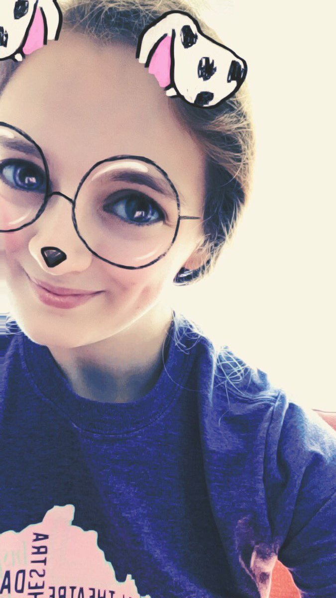 This filter makes my head look so small omg