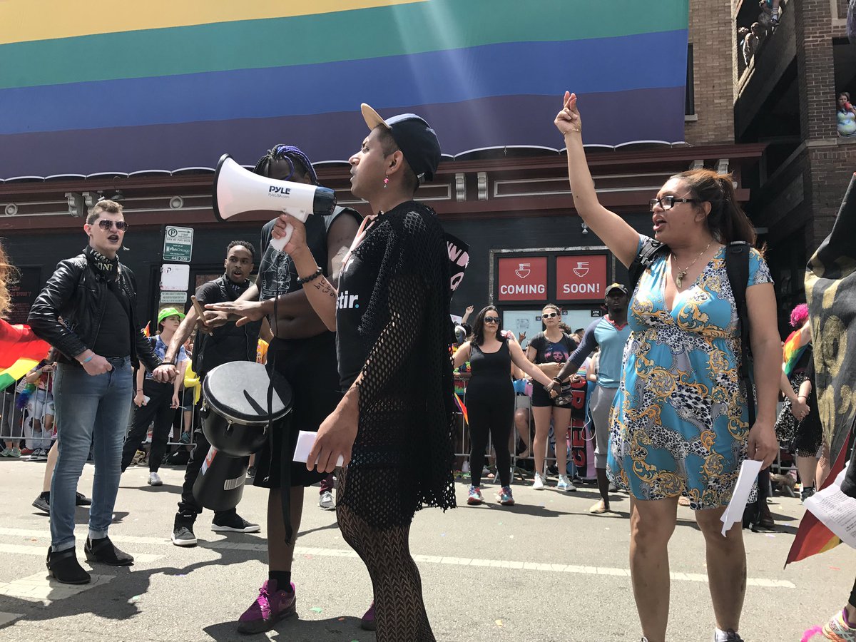 GetEQUAL's tweet photo. ICYMI: Trans Liberation Collective & other queer babes disrupted #ChicagoPride! Read why via @radfagg #TransUpFront #NoJusticeNoPride https://t.co/vgKnKVPWIp