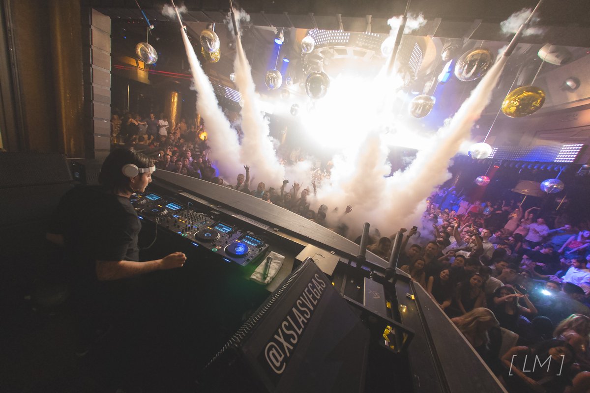 Last night... See you today at Encore Beach Club at 3:30PM 🏖 https://t.co/QnBge6W79j