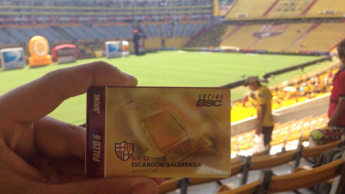 alexanderesc20's tweet photo. Un amor para toda la vida BSC #SOC10 @BarcelonaSCweb https://t.co/5hq0nGqZpy