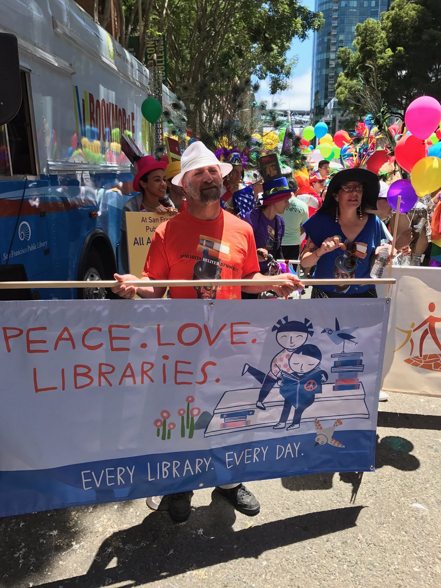 SFPublicLibrary's tweet photo. And we're marching! #happypride #PeaceLoveLibraries ๐๐ https://t.co/HFh5Onkicu