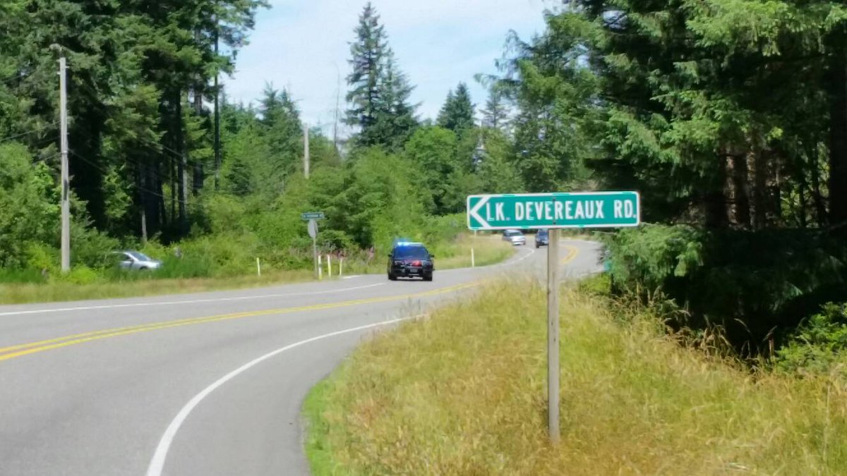 MasonCoSheriff's tweet photo. Second vehicle involved Blk older F150 w/ canopy.  Any info please call MACECOM 3604263302 Det SGT Rhoades https://t.co/VVfaNCN0IX