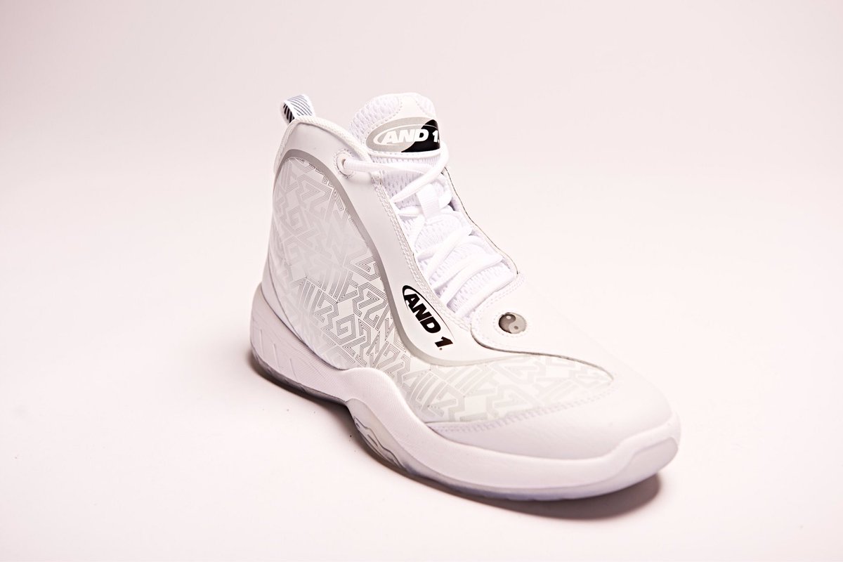 and1basketball's tweet photo. All white everything. ☯️ https://t.co/LFROTiyJpT