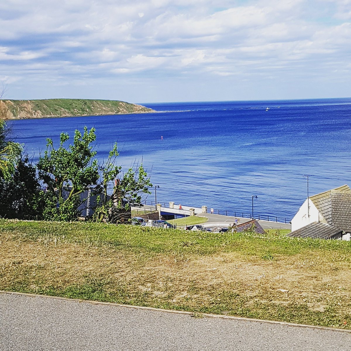 cawfeedanee's tweet image. Beautiful @Filey_UK today