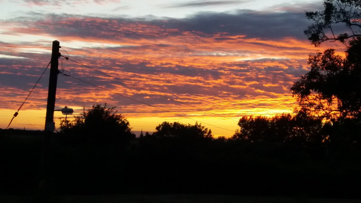 Ronnie Waterfall (@haverholme1) on Twitter photo Red Sky at Night Shepherds Delight
Over South Lincolnshire
<a href="/LincsSkies/">Lincolnshire Skies</a> <a href="/Hudsonweather/">Paul Hudson</a> Red Sky at Night Shepherds Delight
Over South Lincolnshire
<a href="/LincsSkies/">Lincolnshire Skies</a> <a href="/Hudsonweather/">Paul Hudson</a>