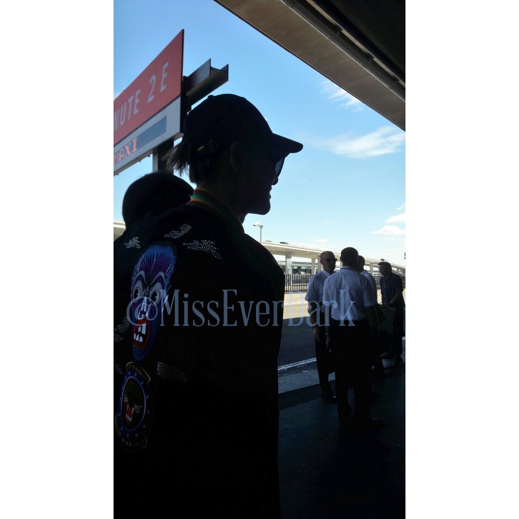 MissEverDark's tweet photo. Smiling Tao is the sweetest thing I've ever seen #ZiTao #Tao #HuangZiTao #HZT #ZTao #ZTAOinParis #FrenchHL https://t.co/LY6unK87U3