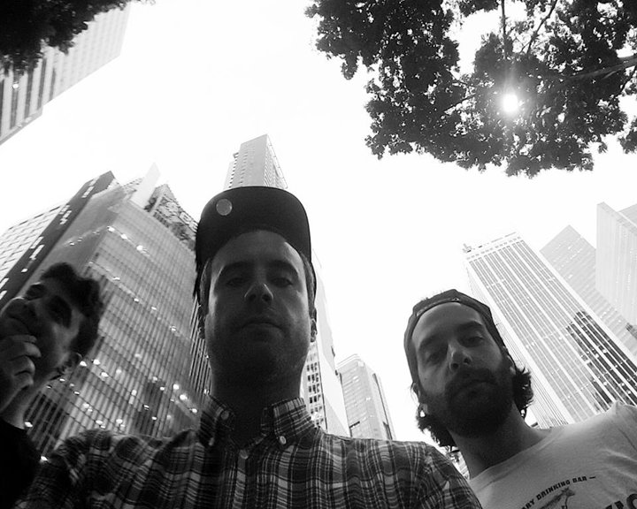 pouledor's tweet image. morceau du jour: @ENCORETHEBAND - California pouledor.com/2017/06/25/mor…