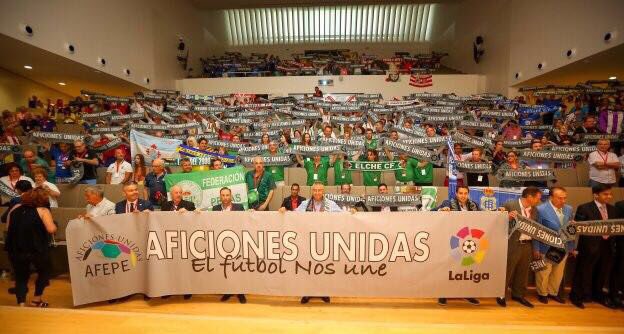 AficionesUnidas's tweet photo. Gran fin de semana en el congreso #AFEPEGranada2017 enhorabuena al @G19_GranadaCF por todo el trabajo realizado! @AfepeGr2017 https://t.co/4DGW2Eo7Ca